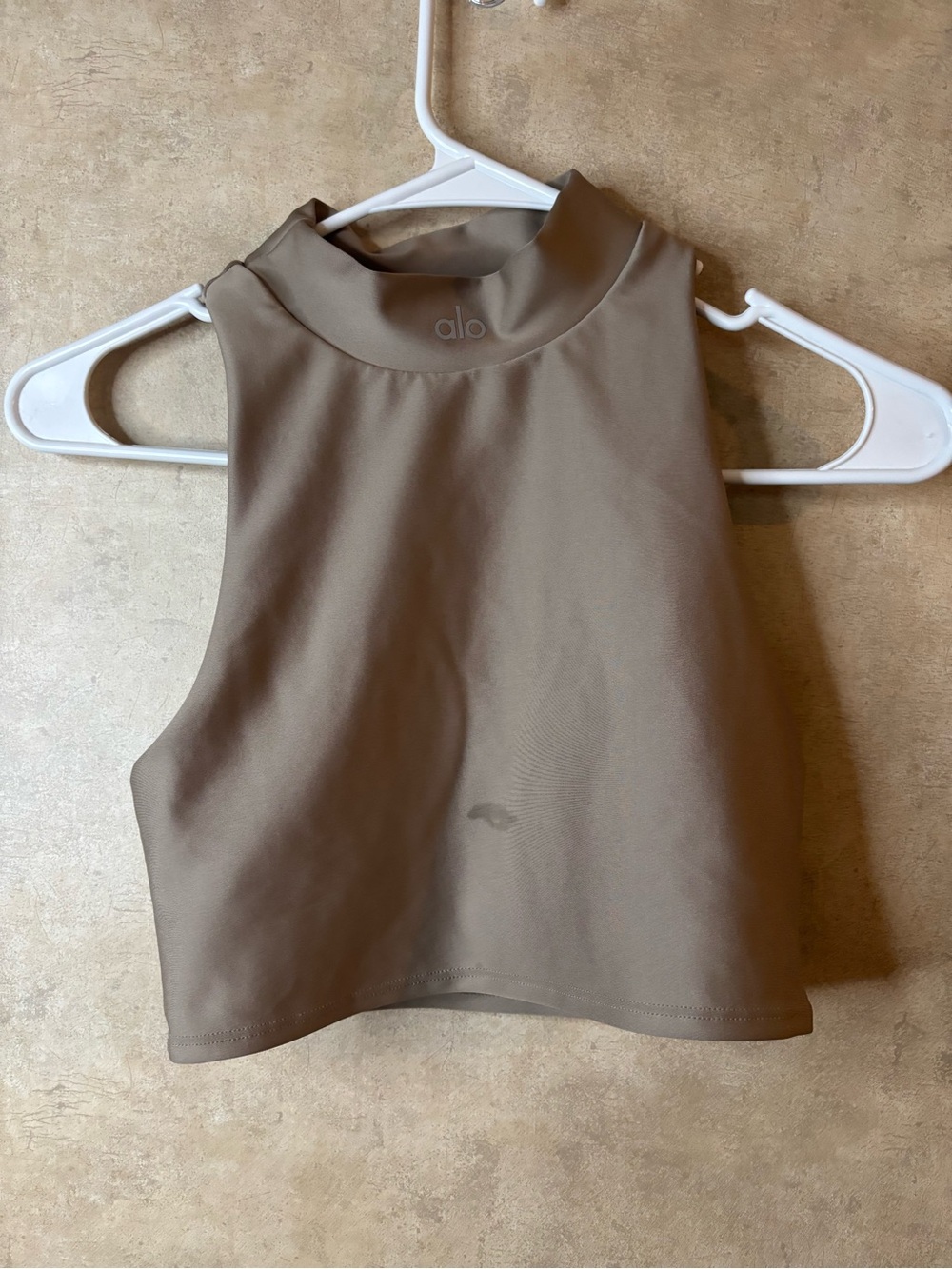 ALO Yoga Mock Neck Cropped Tank Top - Taupe